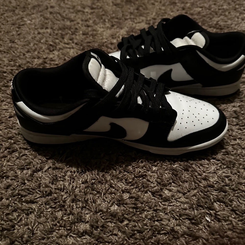Great condition Nike Panda Dunks! Only been worn a few times